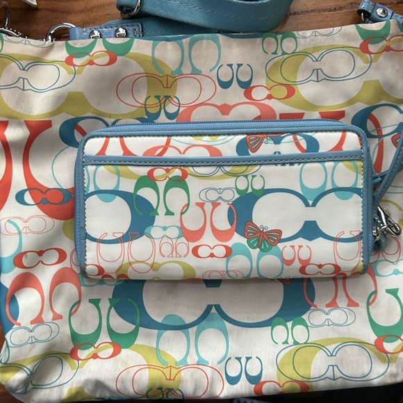 Authentic Coach fabric handbag and wallet - Picture 4 of 6